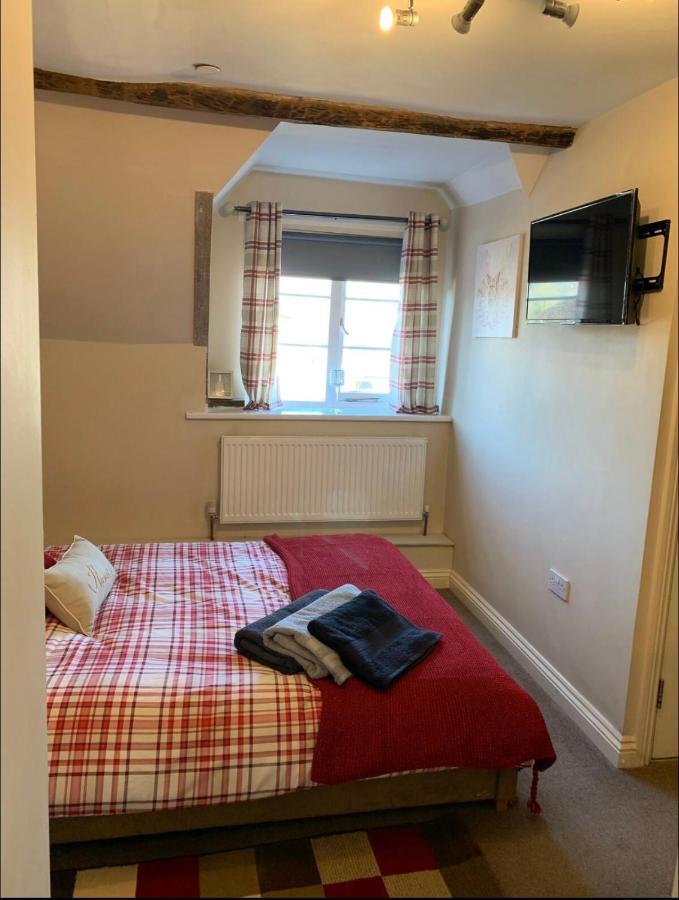 בודלי Studio Double. Own Bathroom, Shared Kitchen מראה חיצוני תמונה