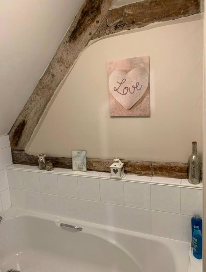 בודלי Studio Double. Own Bathroom, Shared Kitchen מראה חיצוני תמונה
