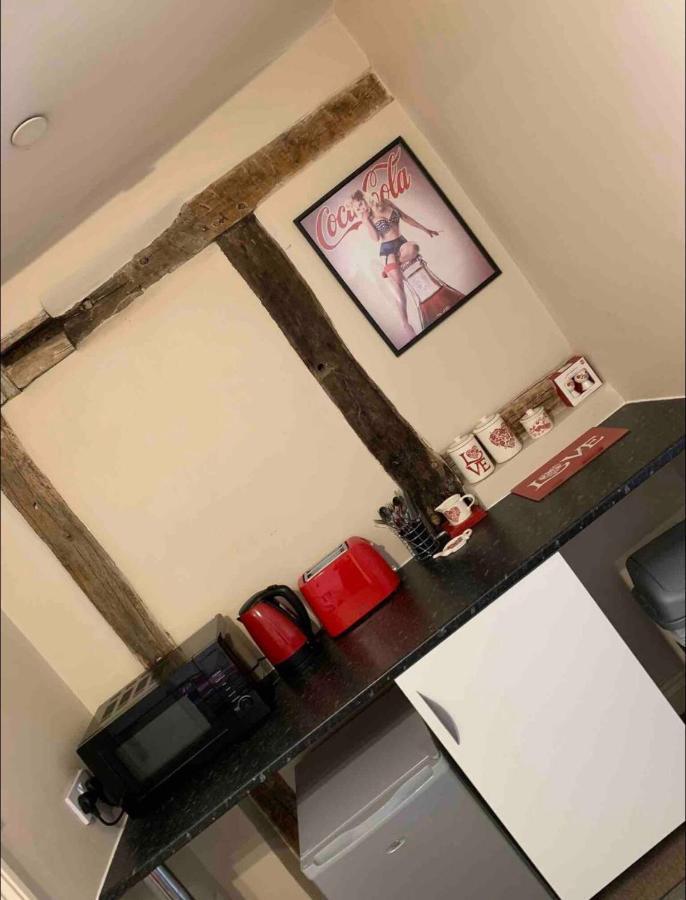 בודלי Studio Double. Own Bathroom, Shared Kitchen מראה חיצוני תמונה