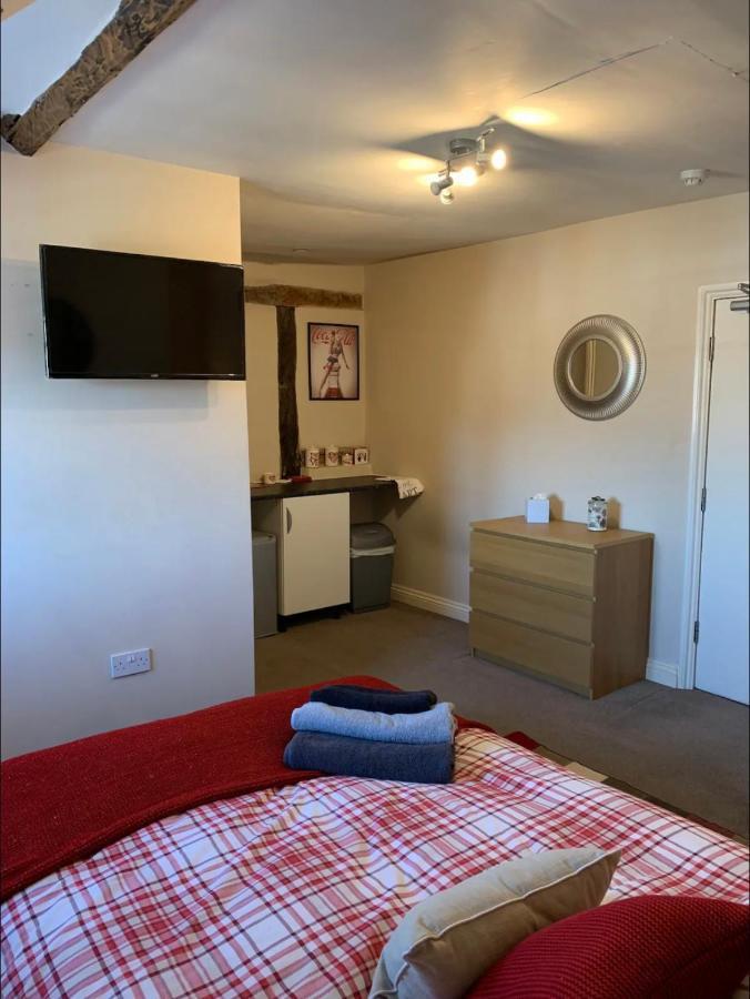 בודלי Studio Double. Own Bathroom, Shared Kitchen מראה חיצוני תמונה